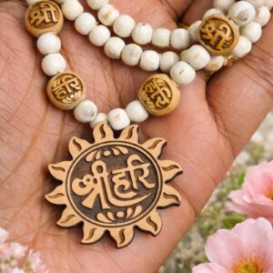 Shri Hari Original Tulsi Ear Studs